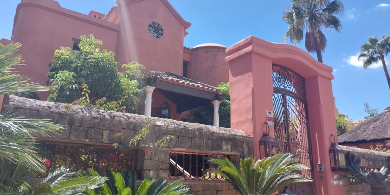 vivienda y parcela calle mozart